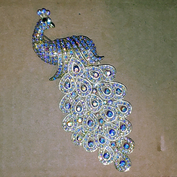 Beautiful Large Peacock Brooch - Picture 1 of 3